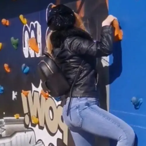 laranitnormal image 0